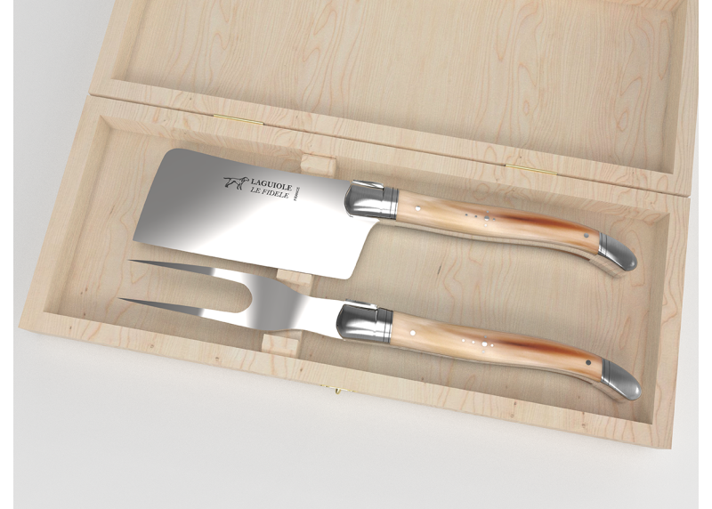 Service à fromage Laguiole avec un manche en pointe de corne blonde et mitres inox image 1