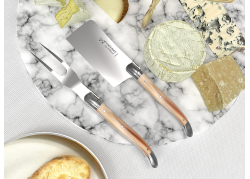 Service à fromage Laguiole avec un manche en pointe de corne blonde et mitres inox image 3