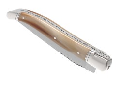 Couteau Laguiole avec un manche en pointe de corne blonde et 2 mitres inox image 6