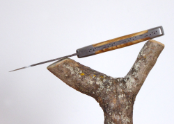 Couteau Roquefort avec son manche en bois d'Olivier de Sicile image 2